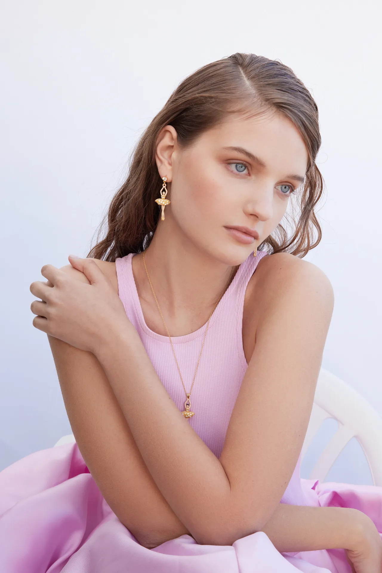 全新芭蕾舞伶系列則替舞伶換上更加璀璨的金色舞衣。品牌提供