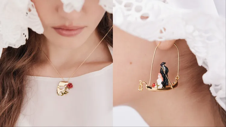 半臉面具、男女主角共乘貢多拉船，都是《歌劇魅影》的經典元素與場景。品牌提供