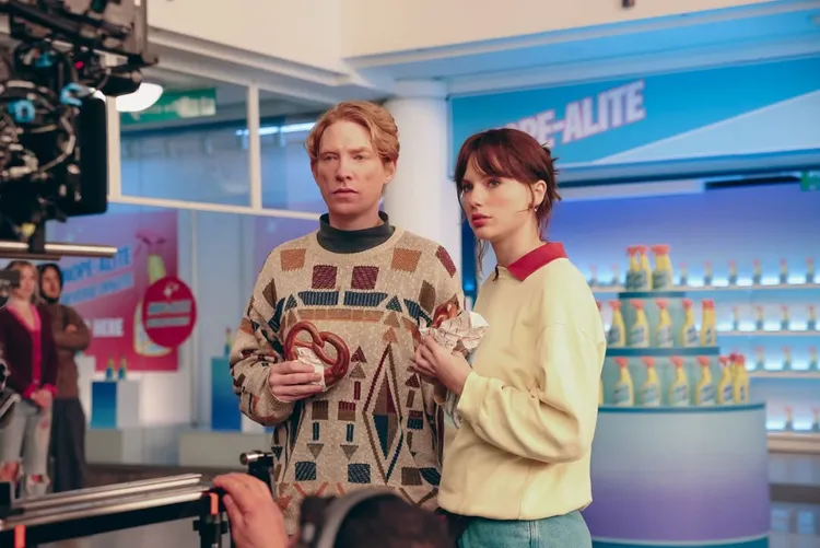 泰勒絲（右）邀來多姆納爾格里森參與MV拍攝。翻攝泰勒絲IG