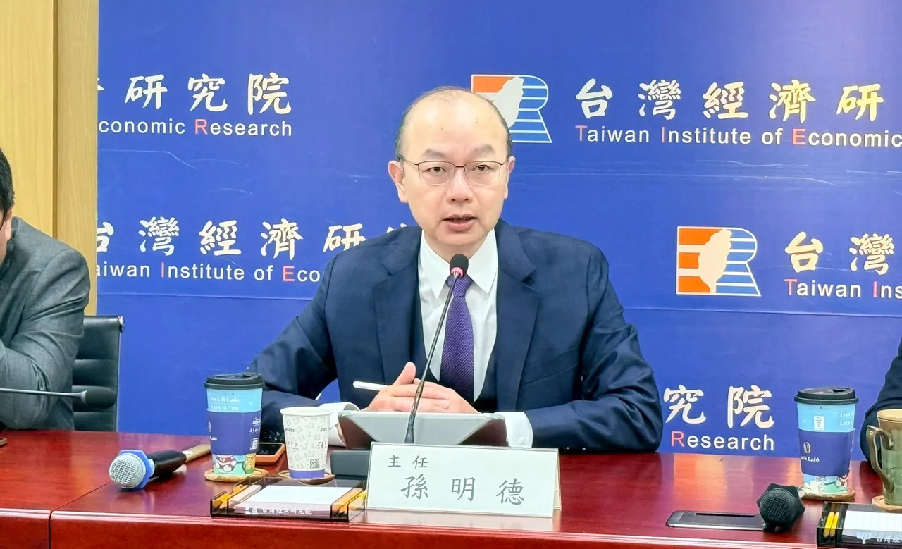 台灣經濟研究院今公布景氣動向調查。圖為台灣經濟研究院景氣預測中心主任孫明德。台經院提供
