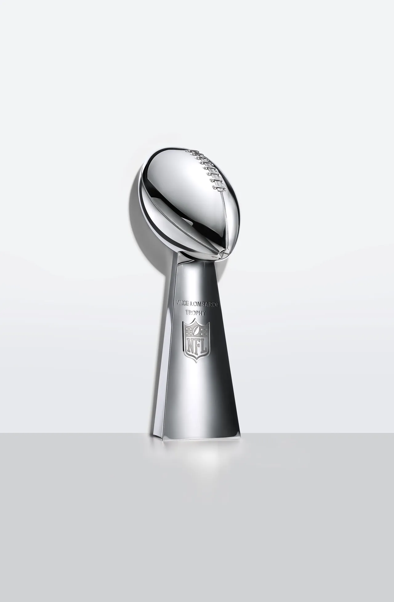 Tiffany Vince Lombardi獎盃。品牌提供