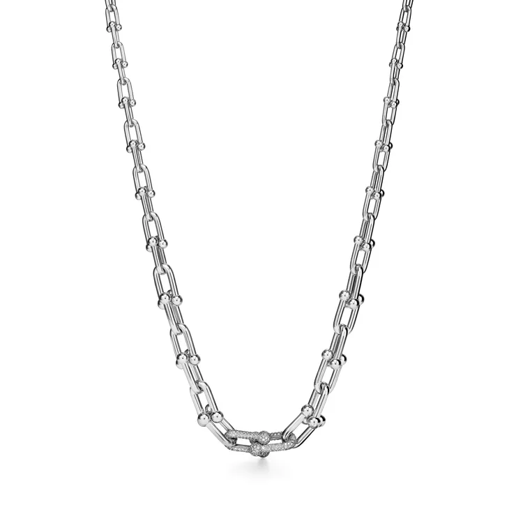 Tiffany HardWear 白K金漸層鏈結鑽石項鍊，167萬元。品牌提供