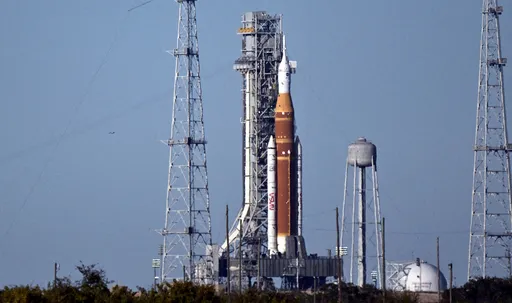 美國登月計畫生變　阿提米絲2號因火箭問題延後發射