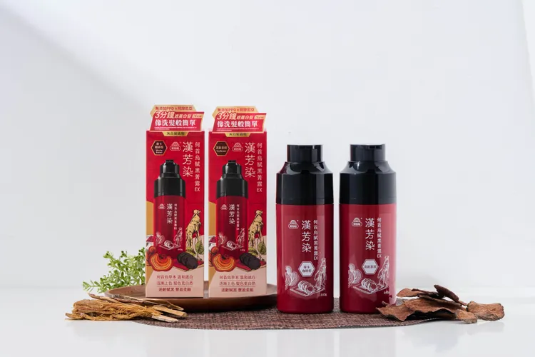 全新推出的棕色系，讓許多想遮白又不想只能一頭黑的年輕朋友能染的更有型，擁有更多新選擇。