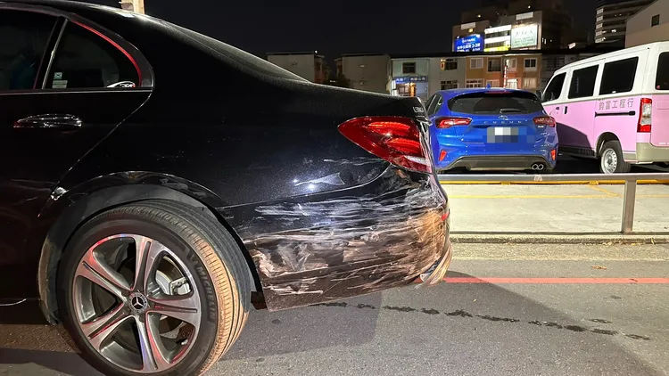 事故發生在台中市崇德殯儀館附近。民眾提供