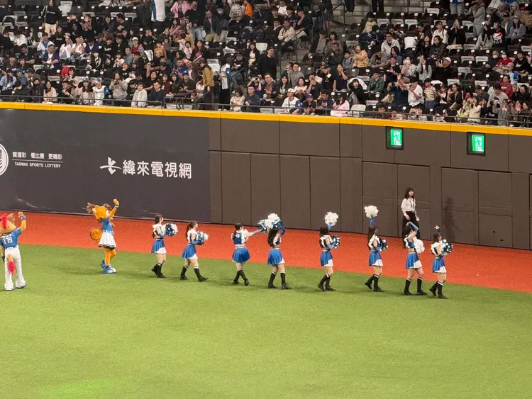 此戰吸引近3萬名觀眾進場，大巨蛋票房表現亮眼，展現球迷對本次台灣隊的期待。讀者提供