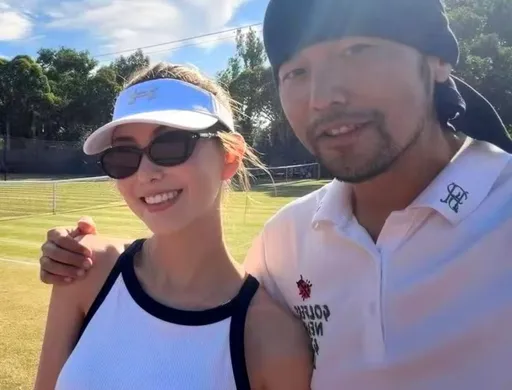 昆凌甜曬天王尪過不樣一樣情人節　「山寨版周董」防偽全靠她