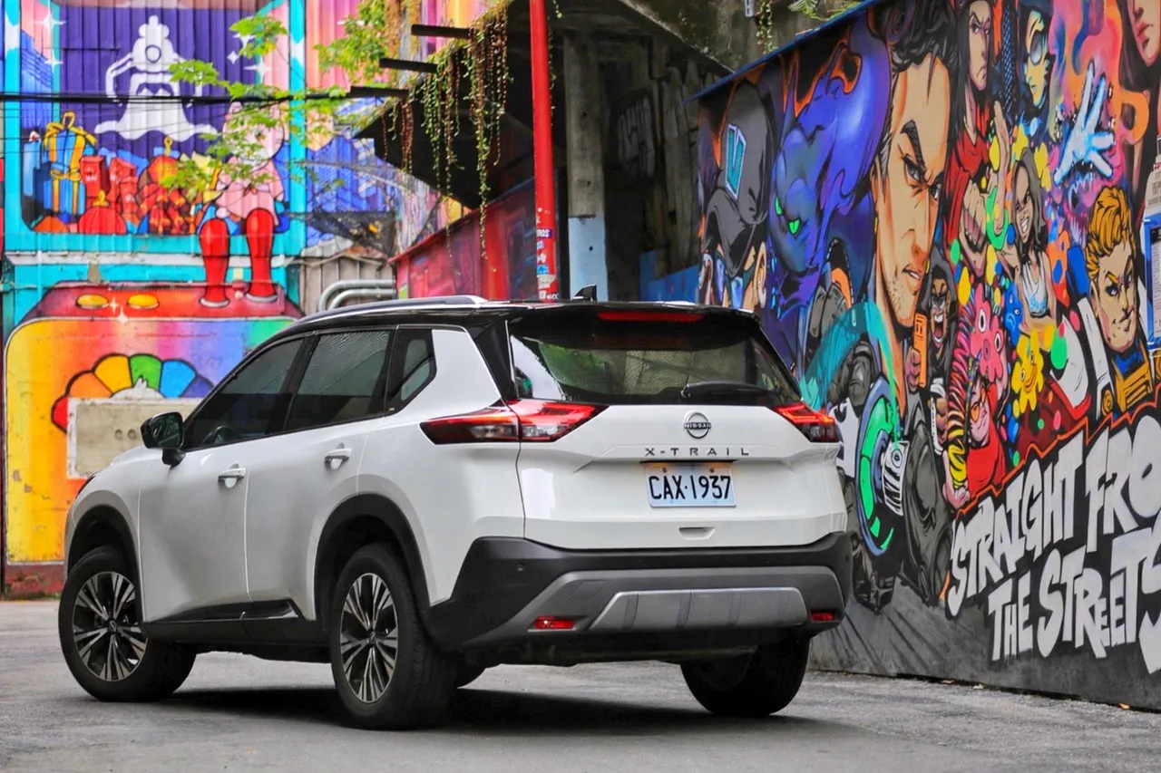 X-Trail車尾採立體尾燈設計，搭配置中X-TRAIL銘牌與整齊比例的線條，簡潔卻相當有質感。林浩昇攝