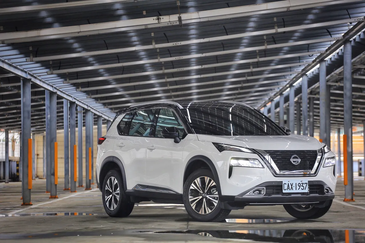 第四代X-Trail延續Nissan新世代V-Motion設計語彙，展現科技感與都會氣息，同時兼具家庭SUV的沉穩比例。林浩昇攝