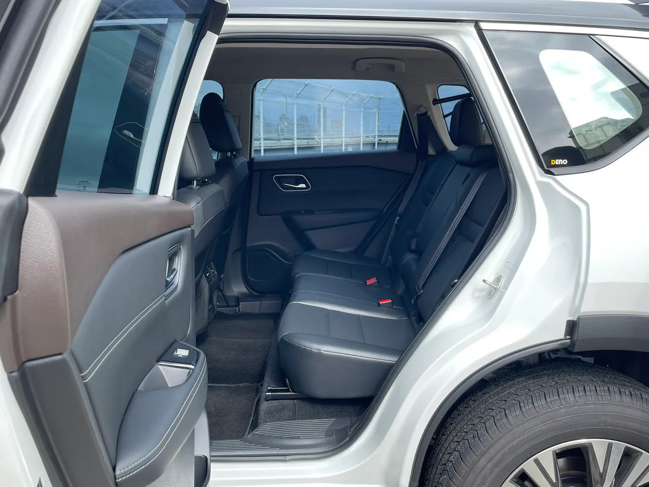 後座車門可開啟85度，讓孩童或長輩上下車更為便利。林浩昇攝