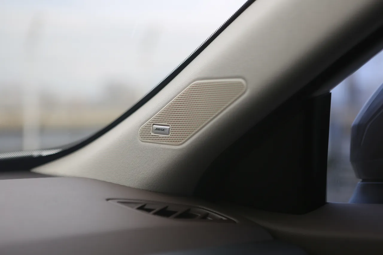 旗艦版配備BOSE高階音響，無論短程通勤或長途旅行，都能提供沉浸式的音樂氛圍，讓駕駛與乘員更放鬆。林浩昇攝