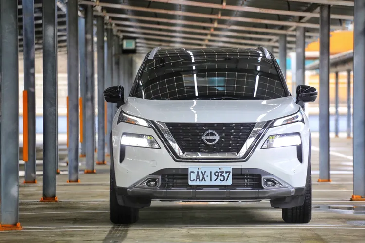 在國產中型SUV級距中，Nissan X-Trail透過VC-TURBO輕油電動力、鋁合金車體工程與完整安全科技，鎖定重視油耗穩定性、舒適度與科技輔助的家庭使用者。林浩昇攝