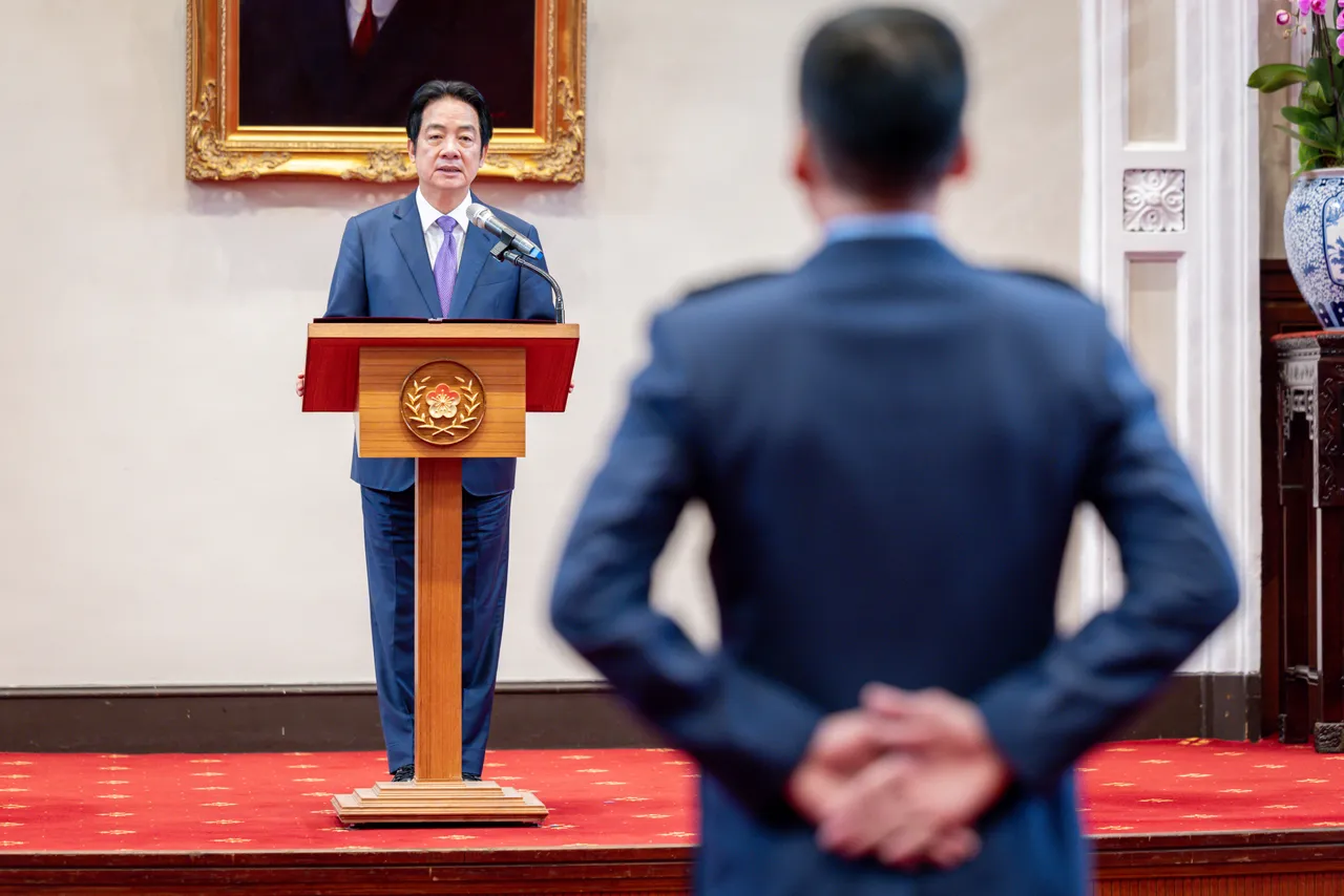 賴清德提到，江秉璁在歷次聯合演訓與重大任務中都展現沉著冷靜的判斷與精準的飛行技術。總統府提供