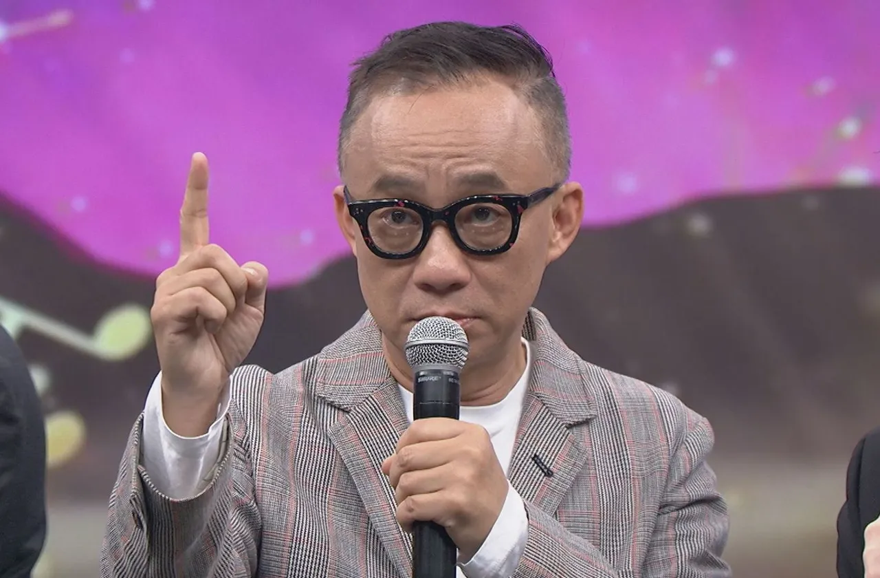 許常德講評犀利卻句句到位。中視提供