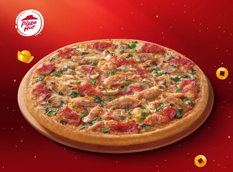 期間11款大披薩平日外帶單點只要199元，包含夏威夷、日式照燒雞等口味。必勝客提供