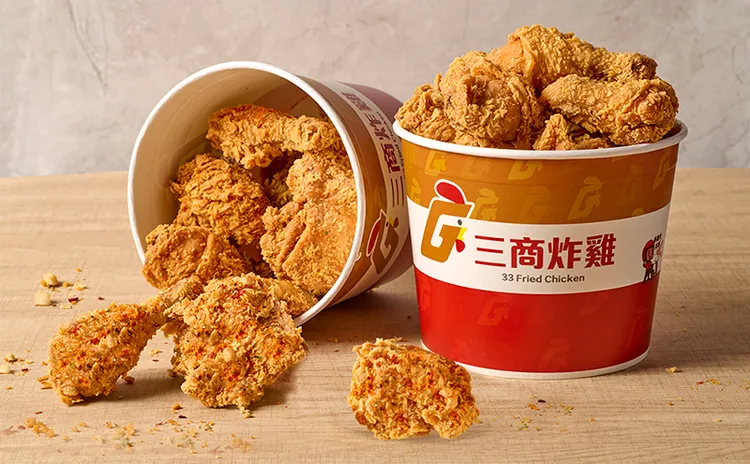 首度推出港味新品「避風塘炸雞」。三商炸雞提供