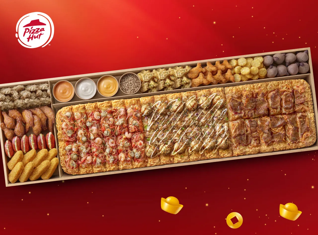 「一公尺派對盒-好運醬淋款」可吃到3款方形披薩、8款甜鹹副食等。必勝客提供