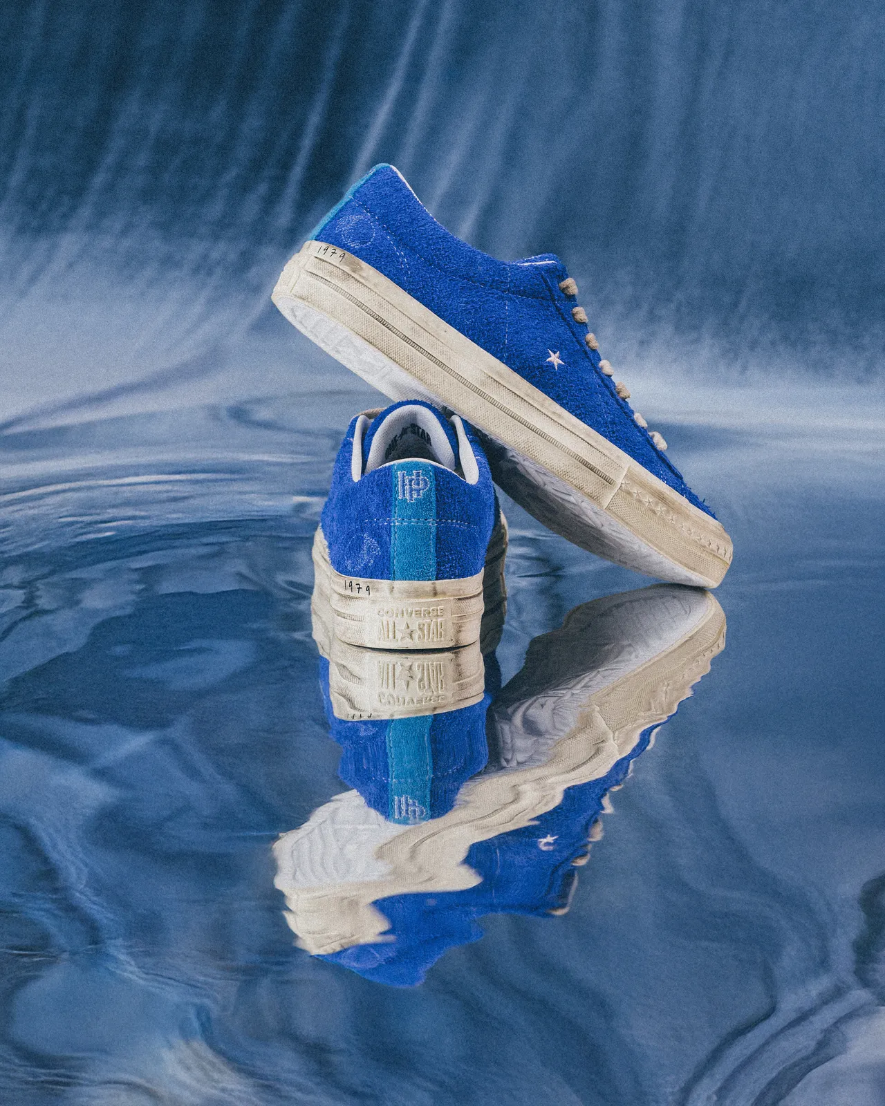 聯名鞋將Converse One Star鞋款披上代表澳網核心精神的「Australian Open True Blue」湛藍外衣。品牌提供