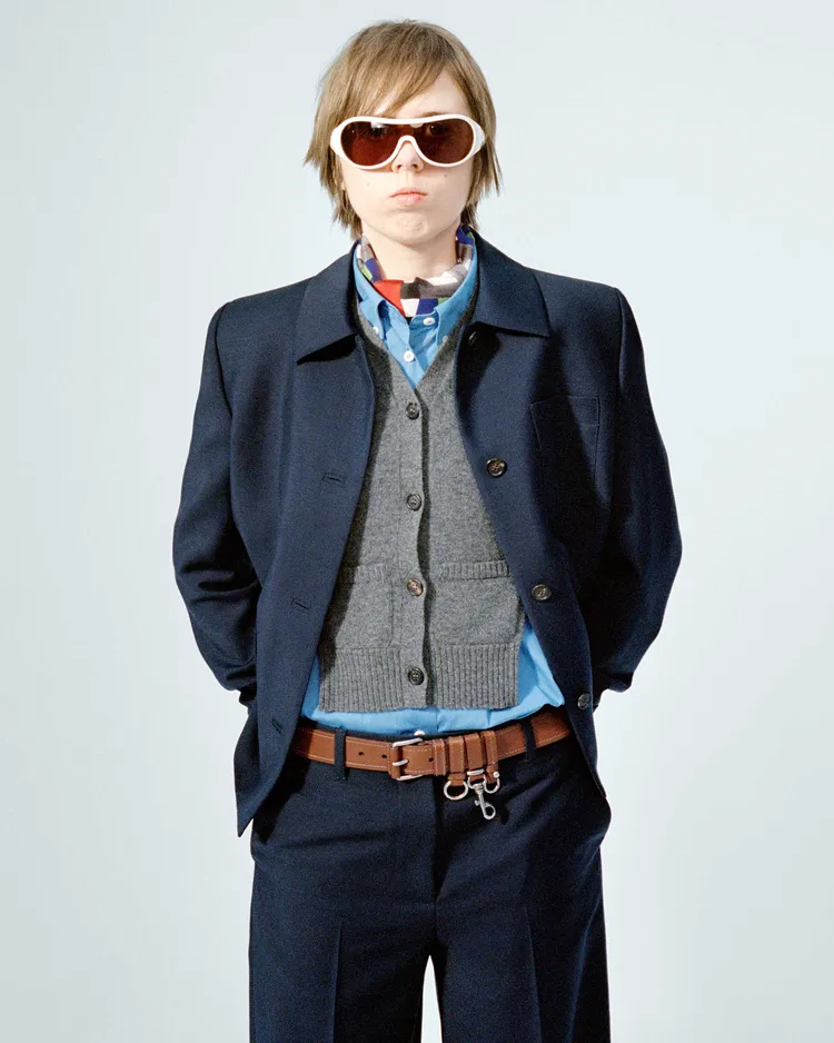 Miu Miu 2026春夏的重點單品「綁帶背心」。品牌提供