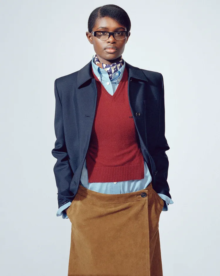 Miu Miu 2026春夏的重點單品「綁帶背心」。品牌提供