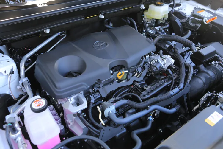 2.5 Hybrid動力搭配e-FOUR四驅，綜效239匹馬力，高效能電池與優化傳動結構，兼顧城市巡航與越野冒險需求。林浩昇攝