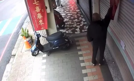 「黑衣阿北」割破黃瓊慧春聯、挖空賴清德名字！68歲男被逮了