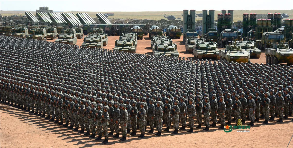 解放軍超過40年沒有實戰經驗，被質疑外強中乾。翻攝解放軍報