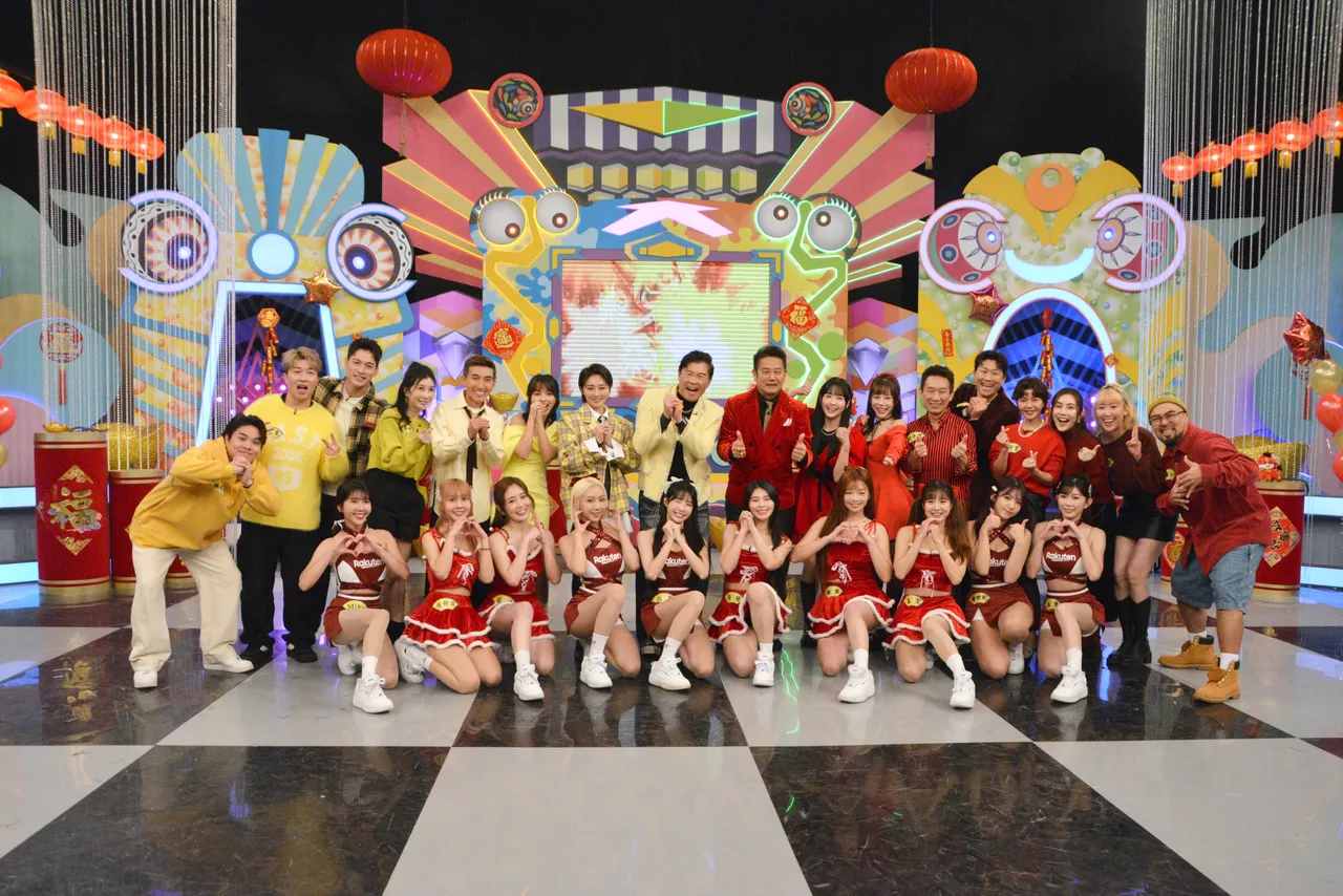 籃籃、巫苡萱合體樂天女孩。華視提供