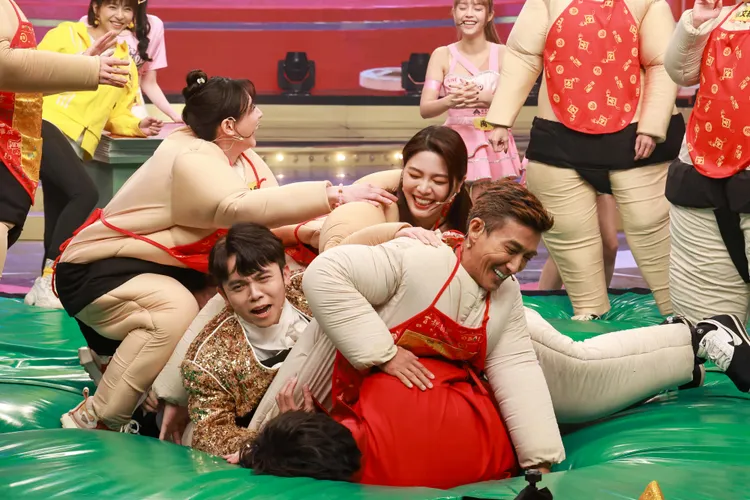 「瘋狂心臟病」眾星玩到瘋掉。民視提供