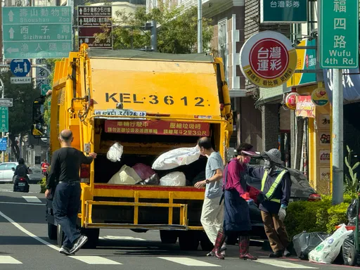 初四有垃圾車！北市大型廢棄物2/23開放清運