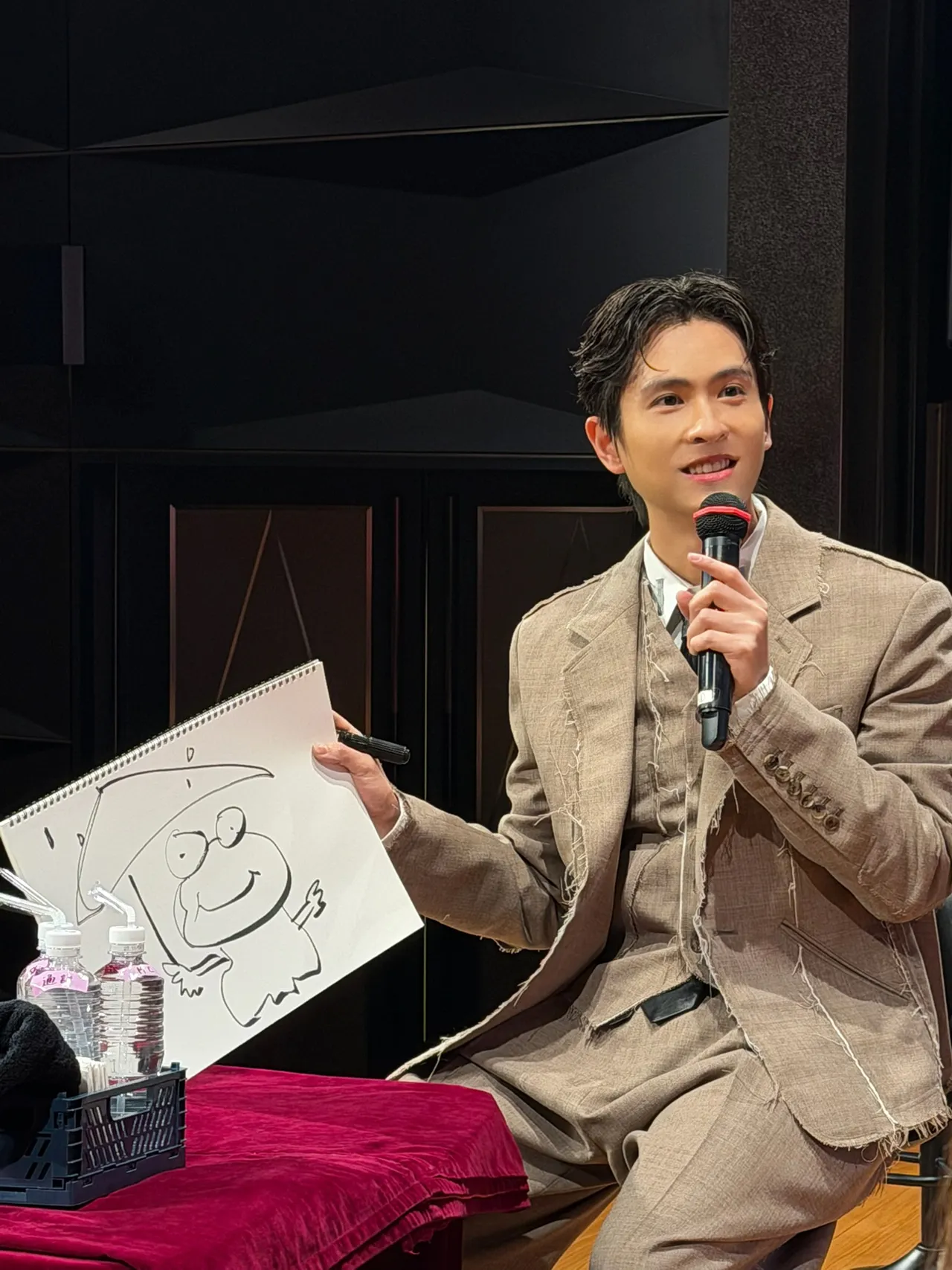 石知田於粉絲見面會遊戲橋段。百澤娛樂提供