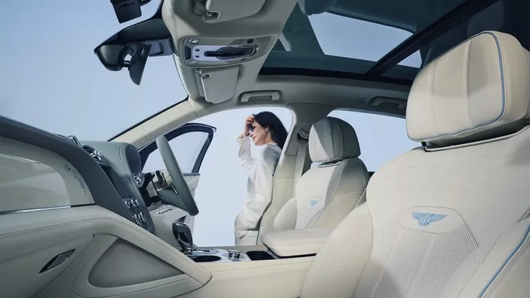 Bentley 表示此車以日本女性買家為靈感打造，是品牌深化在地市場需求、提升客製化服務的重要作品。原廠照片