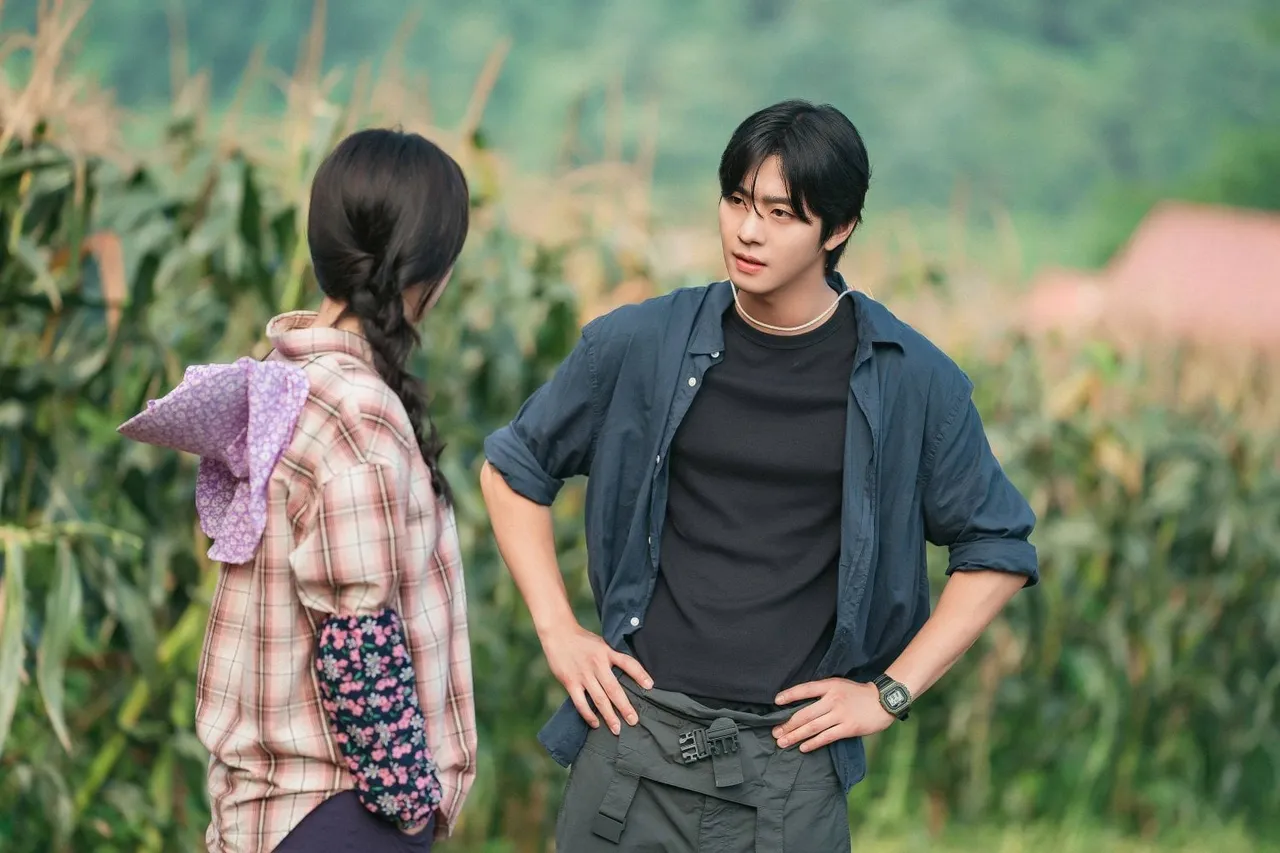 安孝燮（右）、蔡元彬主演《今天也售罄了》。Netflix提供