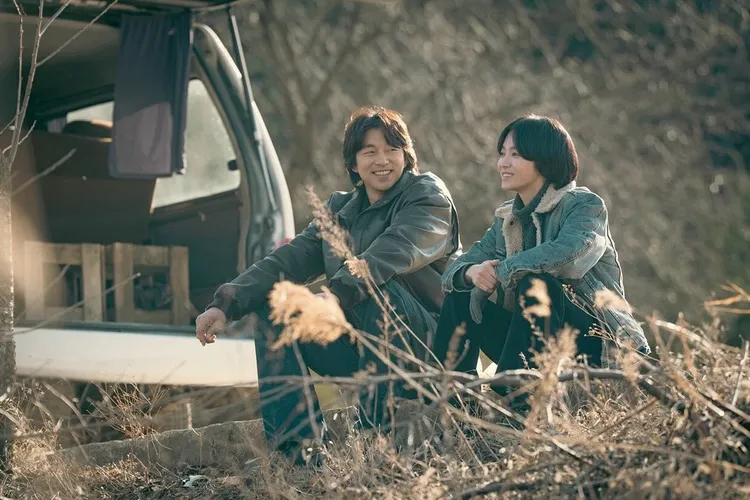 孔劉（左）、宋慧喬主演《慢慢地，強烈地》。Netflix提供