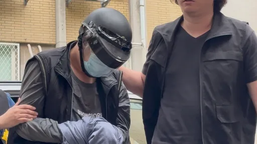 恐嚇「砍人放火」攻擊北捷　莽男高雄落網！移送北檢畫面曝