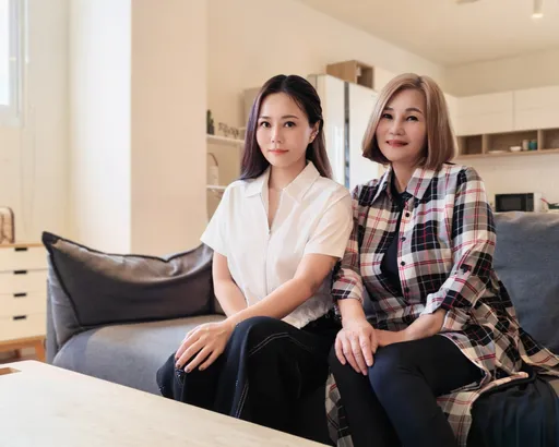 金曲歌后被詐騙集團譙三字經騷擾　首度同框正妹女兒齊反詐