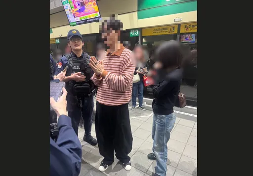 北捷驚傳「亮刀恐嚇」衝突　女街友突踩腳還持刀...警追查下落中