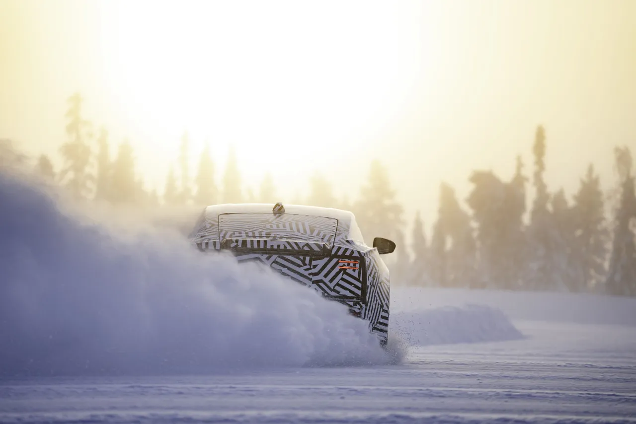 結合先進的四輪驅動技術與智慧扭矩分配系統，能夠即時監測、快速反應，且精準的將動力分配至所需車輪，無論在何種路況下，都能帶來充滿樂趣與信心十足的駕控體驗。原廠照片