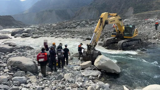 騎士摔落南橫瓦筏哈橋下！消防隊急出動救援　騎士命危送醫