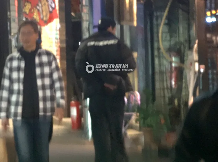 寶弟消失在市民大道巷弄間。特勤中心攝
