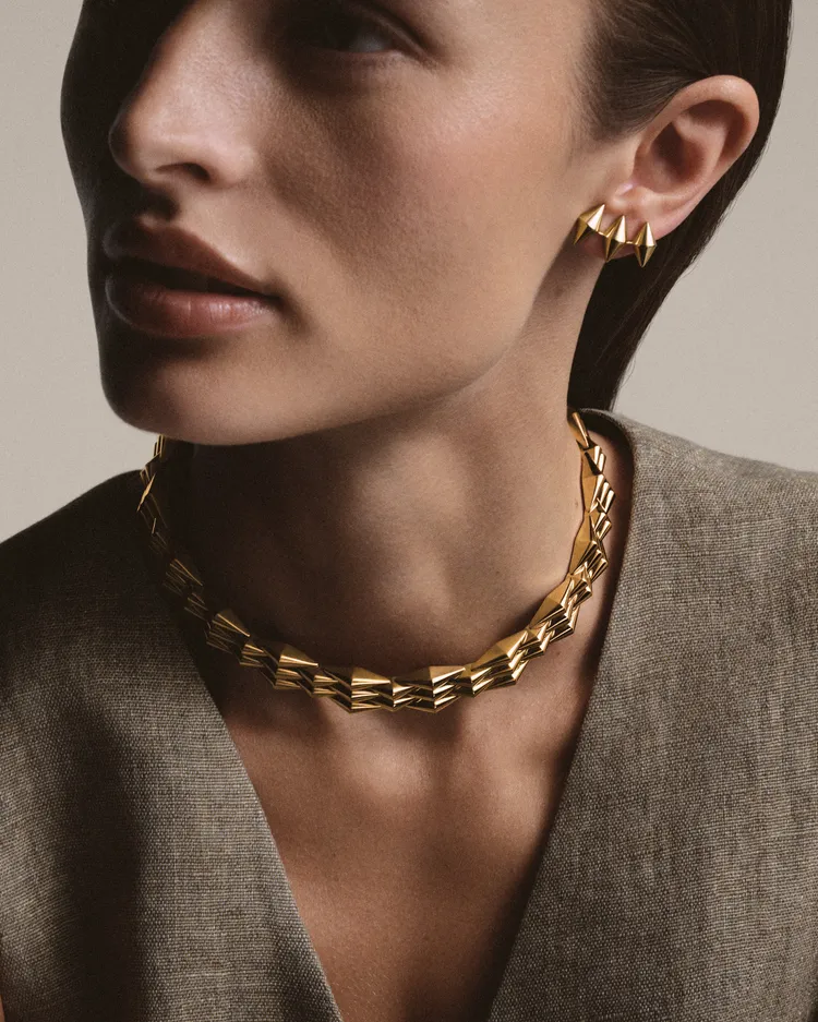 BVLGARI ETERNAL VIMINI系列黃K金項鍊。品牌提供