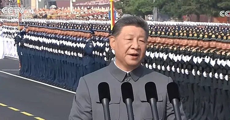 中國國家主席習近平檢閱解放軍。翻攝CCTV