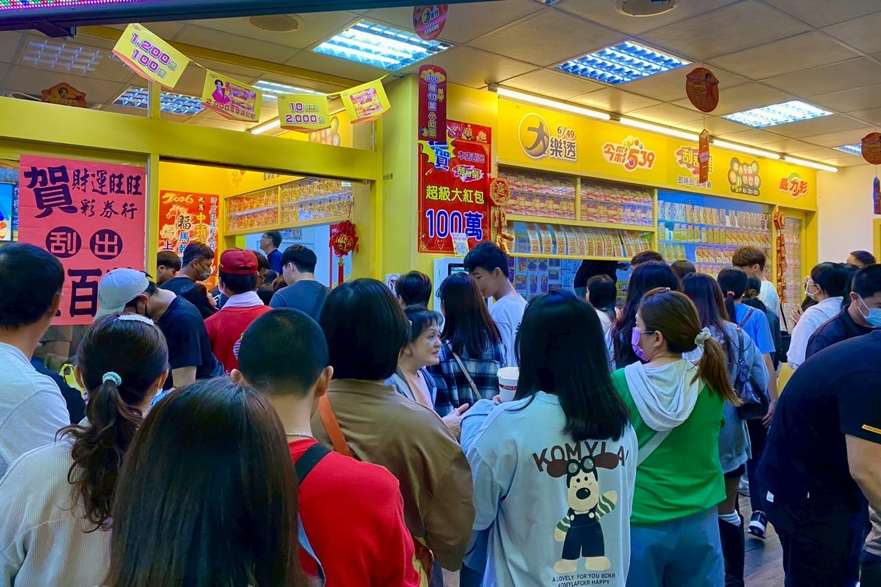 刮刮樂別買整本!她買五中「萬元大獎」曝秘訣