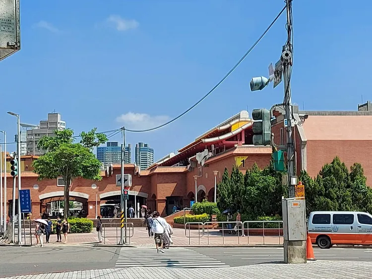 淡水站2025年周遭住宅平均單價僅28.5萬元，平均總價653萬元，位居榜上價格最實惠的捷運站點。永慶房產集團提供