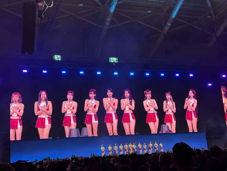 味全龍啦啦隊包括人氣啦啦隊員林襄、李多慧登場緯創尾牙，嗨翻全場。呂承哲攝