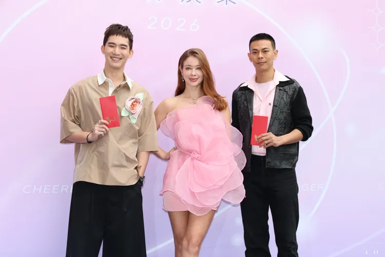 孫綻（右起）、安妮、楊鎮一起出席開工團拜。莊宗達攝