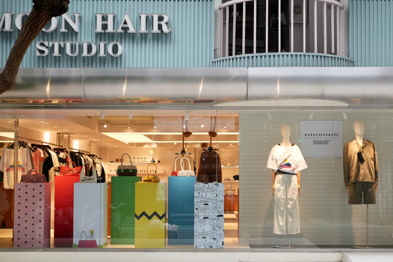 ARTIFACTS敦南旗艦店也換上限定店裝。品牌提供