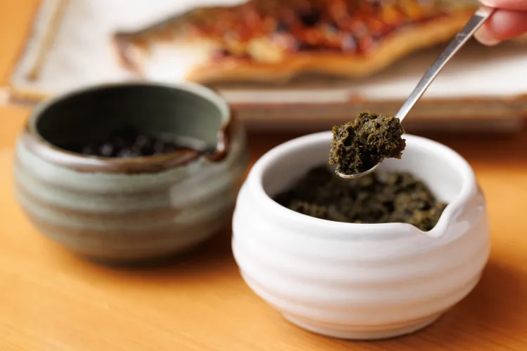 海苔醬與大葉胡椒醬均為主廚自製，可增添烤魚不同的風味層次。豊漁餐飲集團提供