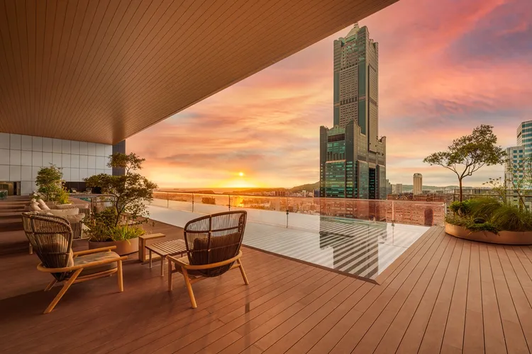 易遊網獨家演唱會雙人套票，安排入住五星級文創酒店「高雄承億酒店」。業者提供