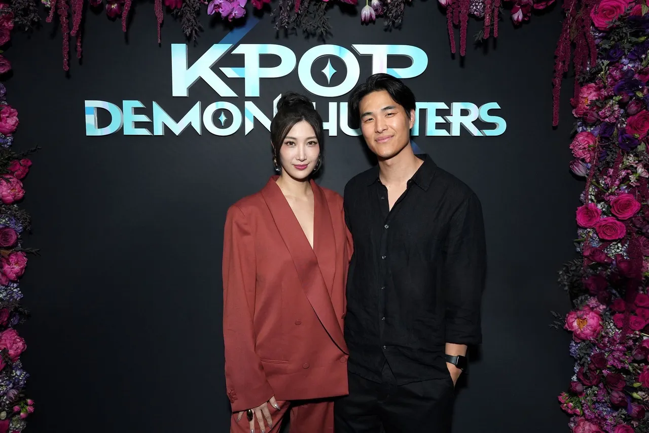 EJAE（左）與Sam Kim創作音樂結識。法新社